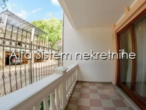 Rent, apartment, 250m², Savski Venac, Beograd - image 12