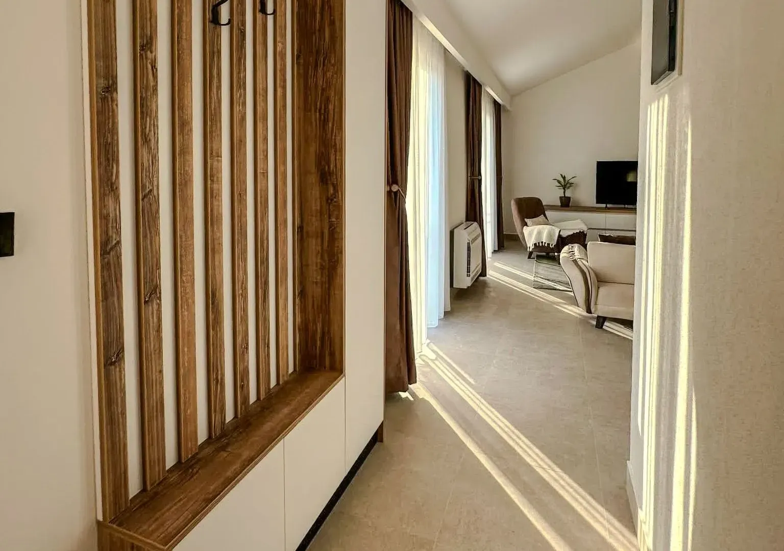 Izdavanje, dvosoban stan, 102m², Seljanovo, Tivat