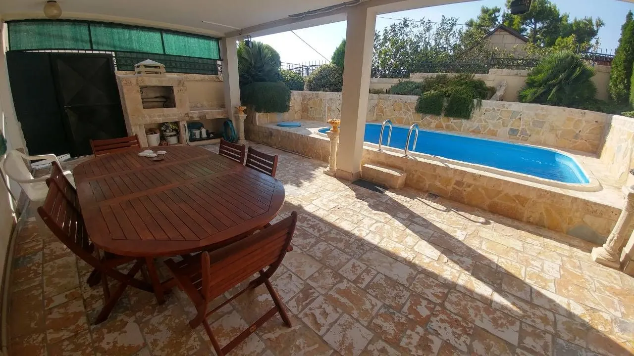 Sale, house, 200m², Bar, Crna Gora