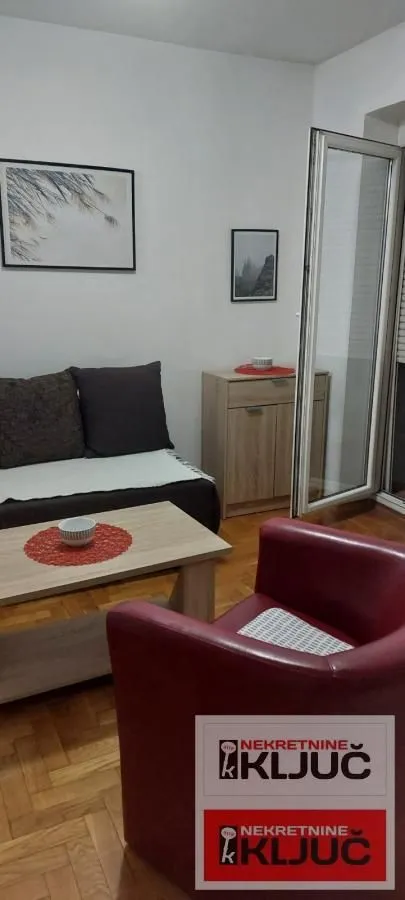 Izdavanje, jednosoban stan, 27m², Adamovićevo Naselje, Novi Sad Sve Podlokacije