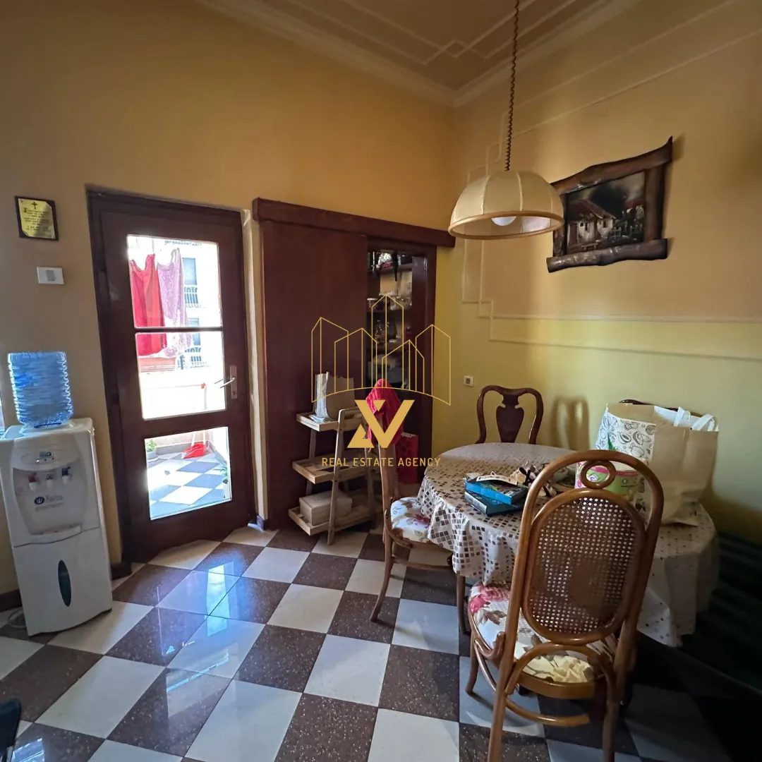 Prodaja, jednosoban stan, 70m², Centar, Podgorica