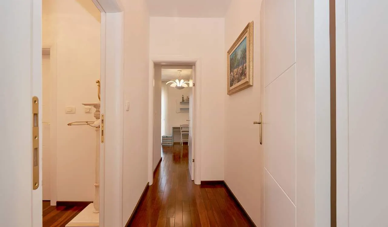 Prodaja, trosoban stan, 150m², Bečići, Budva