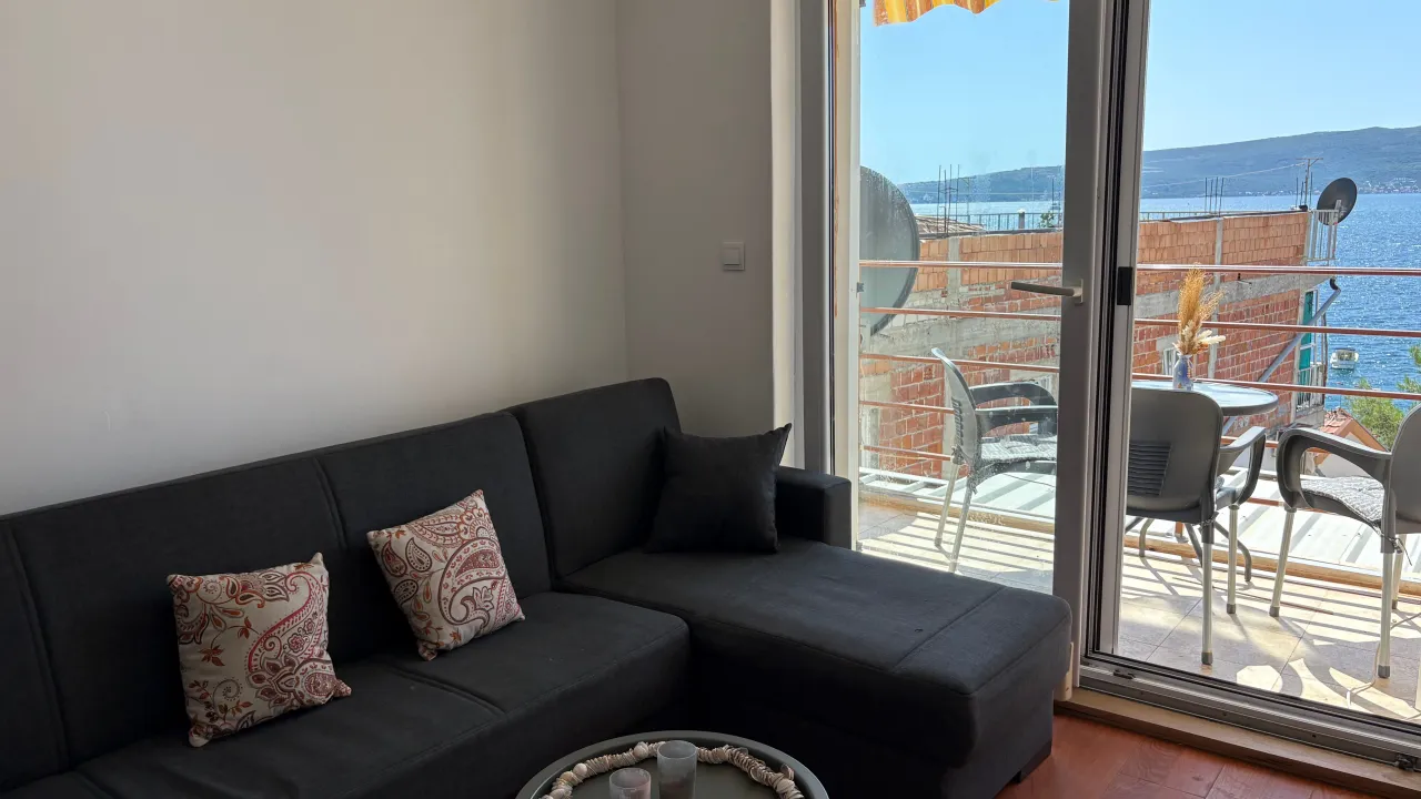 Rent, two bedroom apartment, 49m², Donja Lastva, Tivat