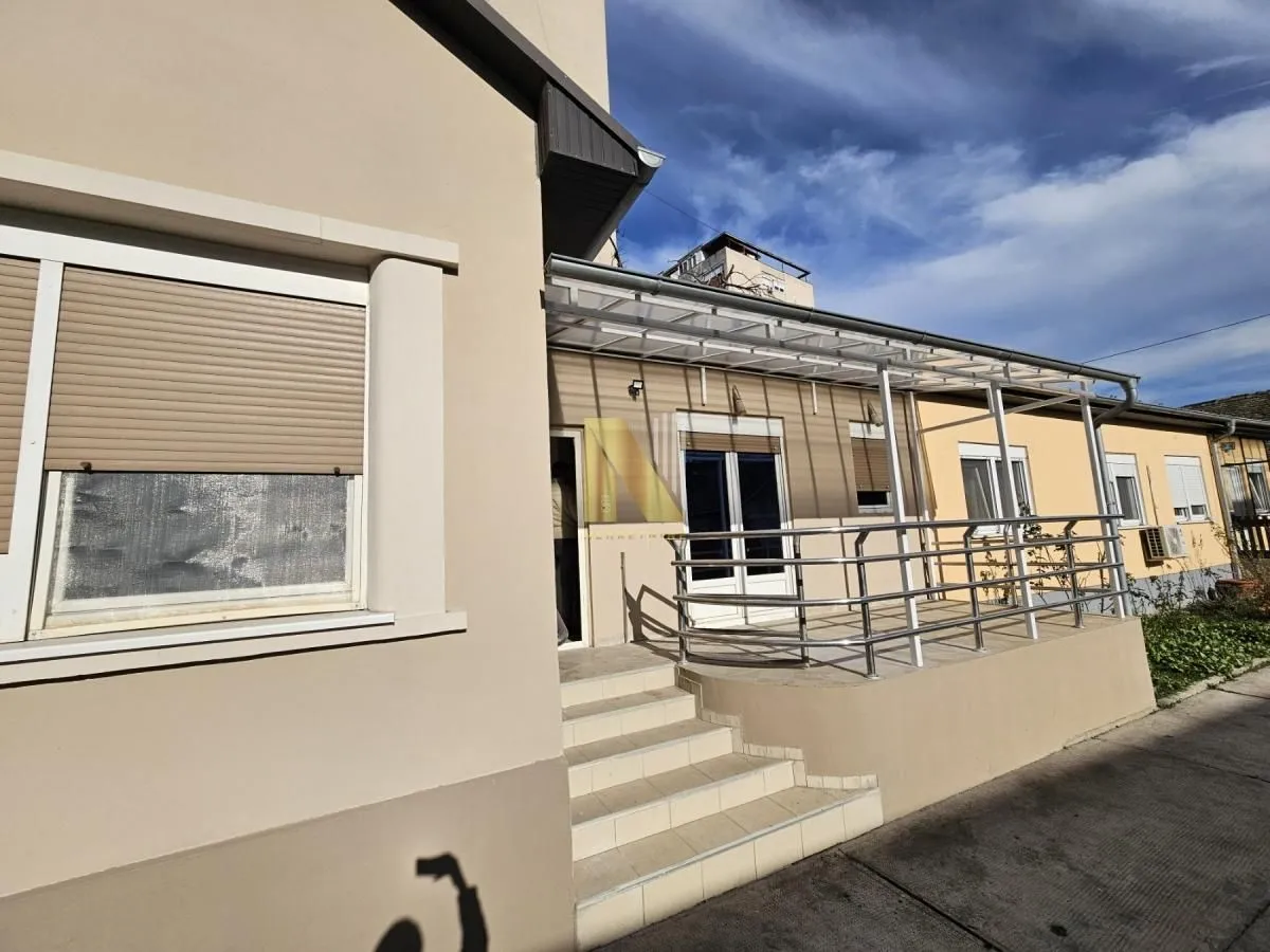 Rent, office space, 100m², Rotkvarija, Novi Sad Sve Podlokacije