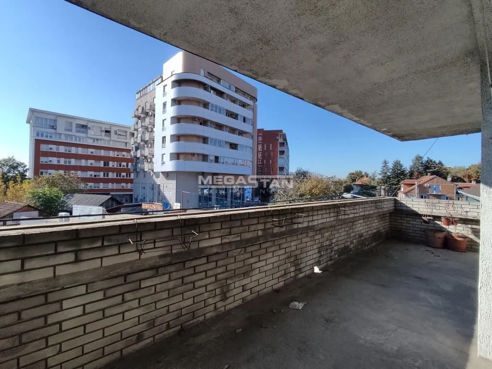 Izdavanje, četvorosoban stan, 162m², Zeleno Brdo, Zvezdara Sve Podlokacije