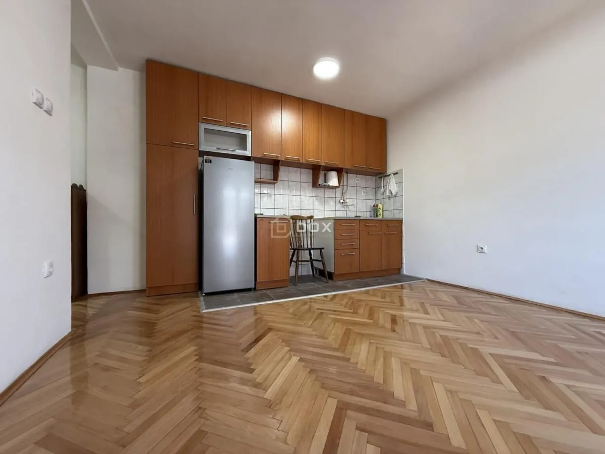 Prodaja, jednosoban stan, 38m², Dom zdravlja, Niš