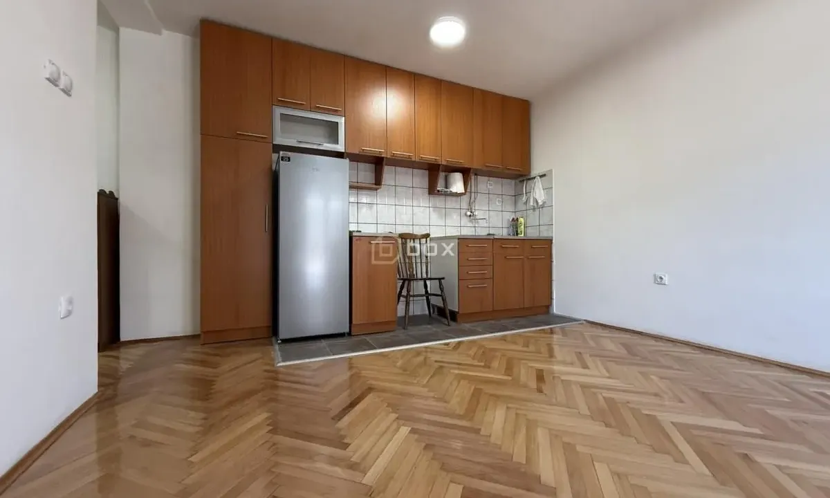 Prodaja, jednosoban stan, 38m², Dom zdravlja, Niš