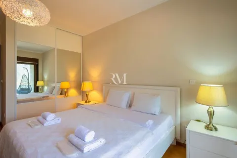 Rent, three bedroom apartment, 140m², Škaljari, Kotor - image 7