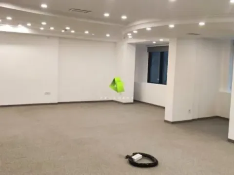 Izdavanje, poslovni prostor, 235m², Medijana, Niš - image 2