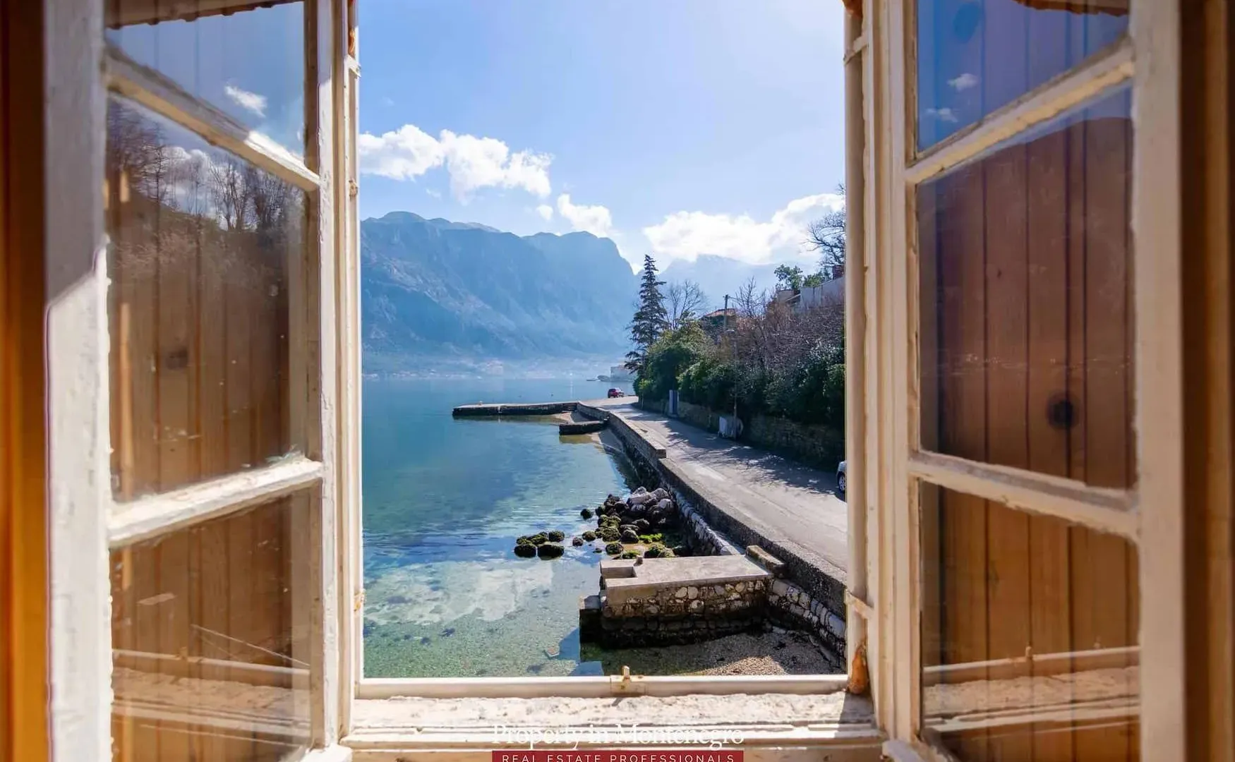 Sale, house, 100m², Prčanj, Kotor