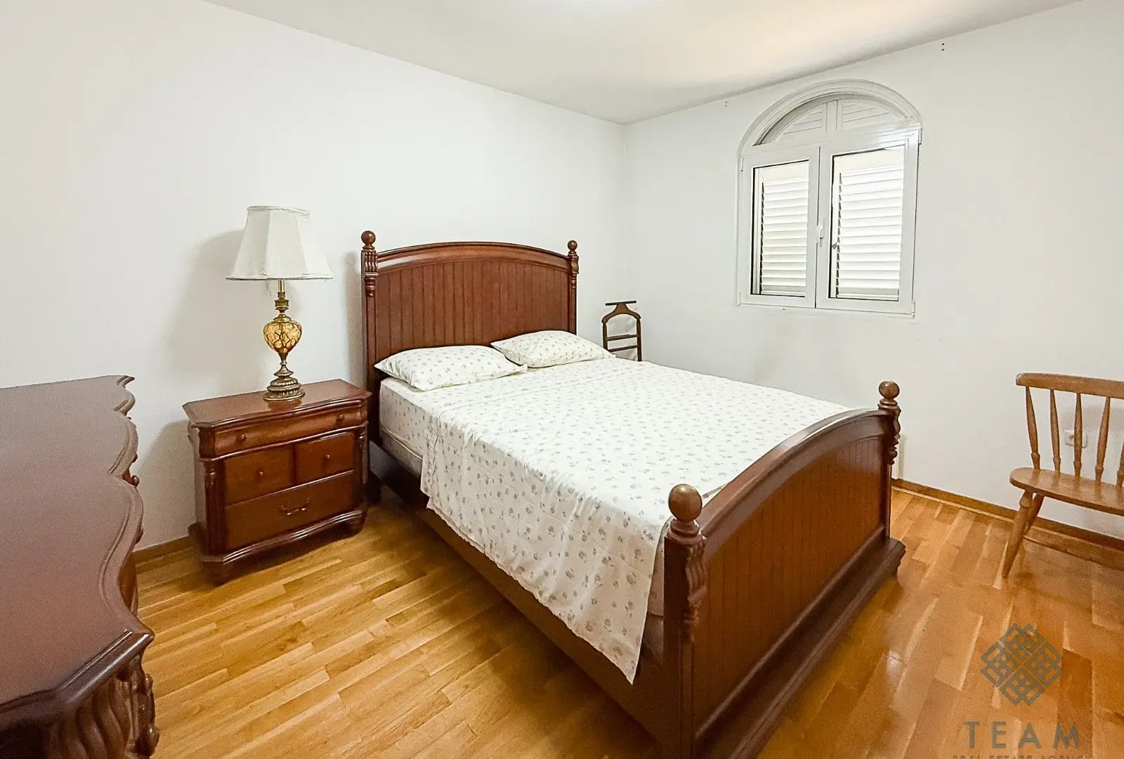 Rent, house, 400m², Zlatica, Podgorica