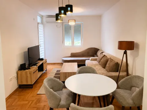 Izdavanje, dvosoban stan, 72m², Dubovica, Budva - image 2