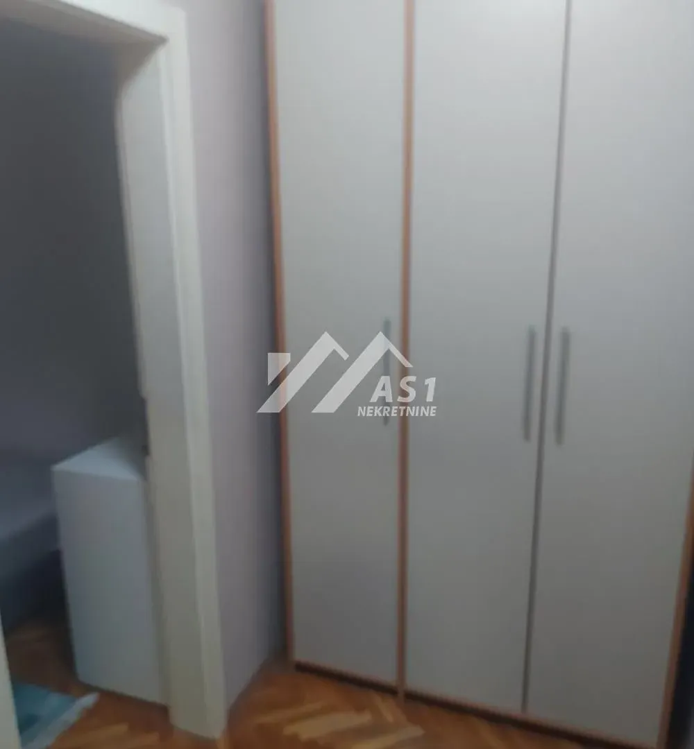 Izdavanje, jednosoban stan, 30m², Centar, Novi Sad