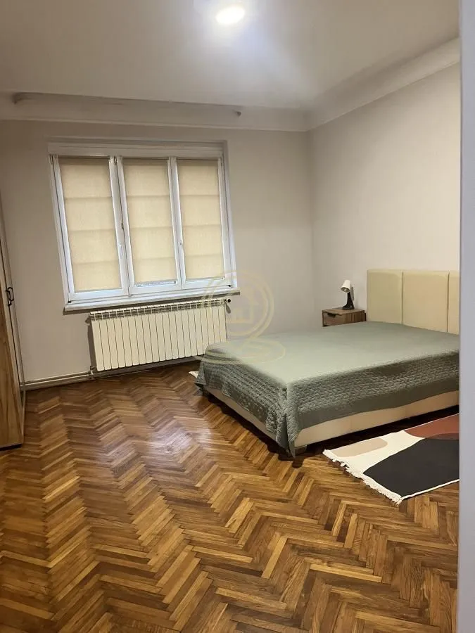 Rent, four bedroom apartment, 120m², Stari Grad, Beograd