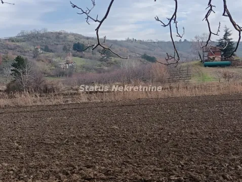 Pogled sa parcele na okolni prirodni pejzaž i brda. - image 23