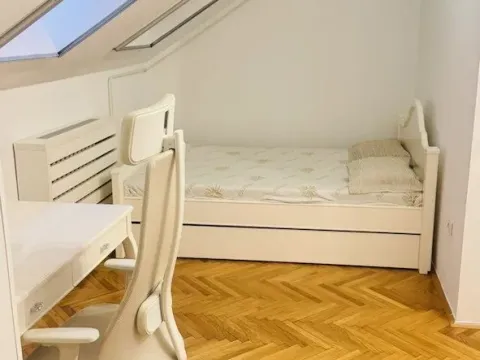 Rent, one bedroom apartment, 130m², Stari grad, Novi Sad - image 8