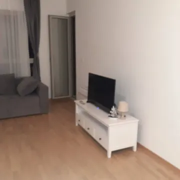 Rent, one bedroom apartment, 43m², Bečići, Budva - image 2
