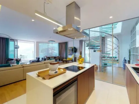 Prodaja, četvorosoban stan, 645m², Budva, Crna Gora - image 19