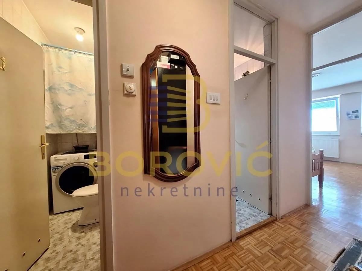 Prodaja, trosoban stan, 80m², Novi Beograd Blok 22, Novi Beograd Sve Podlokacije