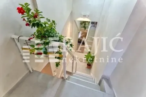 Rent, two bedroom apartment, 65m², Stari Grad, Beograd - image 15