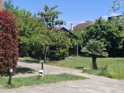 Prodaja, kuća, 300m², Donja Gorica, Podgorica - image 2