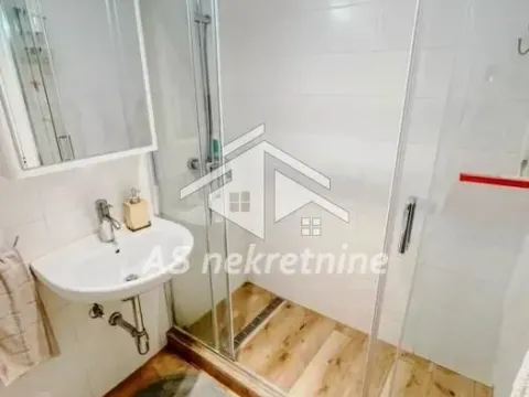 Izdavanje, četvorosoban stan, 93m², Cvetni Trg, Vračar Sve Podlokacije - image 19