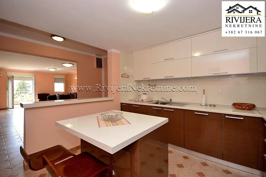 Prodaja, trosoban stan, 76m², Topla, Herceg Novi