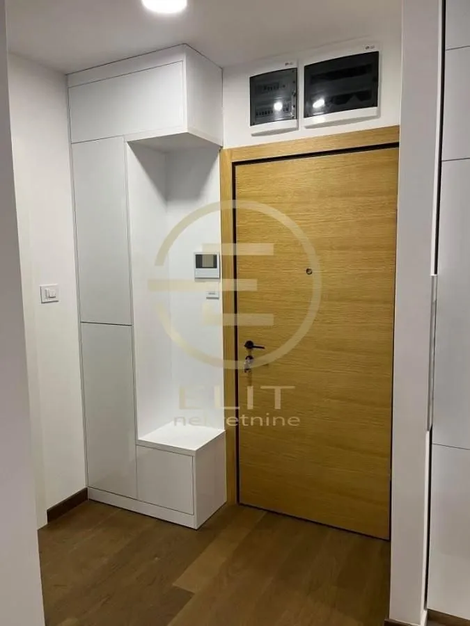 Izdavanje, stan, 42m², Socijalno, Novi Sad Sve Podlokacije