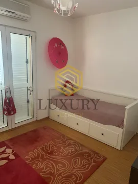 Izdavanje, trosoban stan, 170m², Tološi, Podgorica - image 6