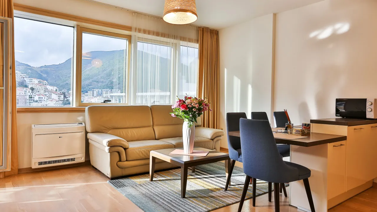 Rent, one bedroom apartment, 47m², Centar, Budva