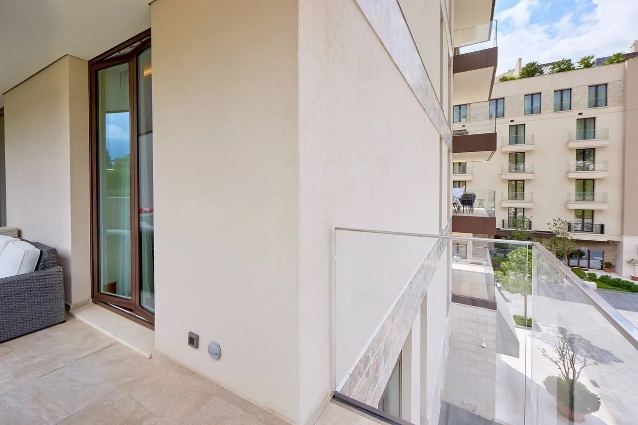 Prodaja, dvosoban stan, 152m², Tivat, Crna Gora