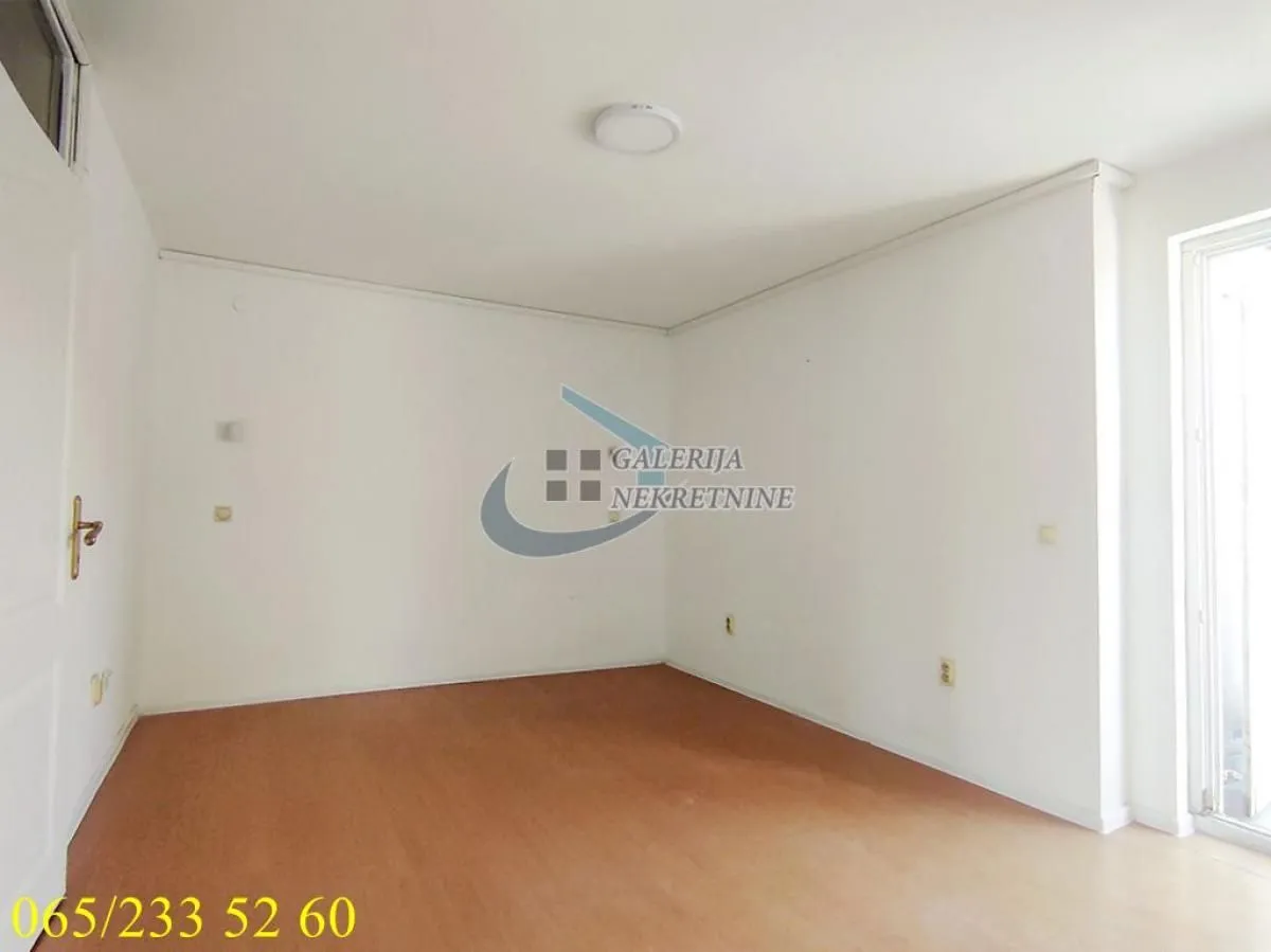 Rent, four bedroom apartment, 176m², Voždovac Sve Podlokacije, Beograd