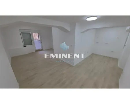 Rent, office space, 49m², Savski Venac, Beograd - image 2