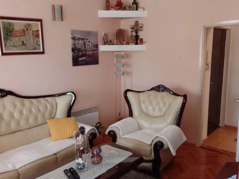 Prodaja, dvosoban stan, 64m², Pejton, Podgorica - image 1