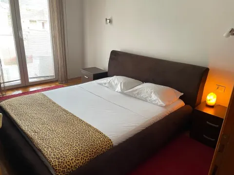 Izdavanje, jednosoban stan, 84m², Bonići, Tivat - image 7