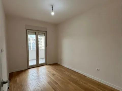 Izdavanje, jednosoban stan, 49m², Central Point, Podgorica - image 9