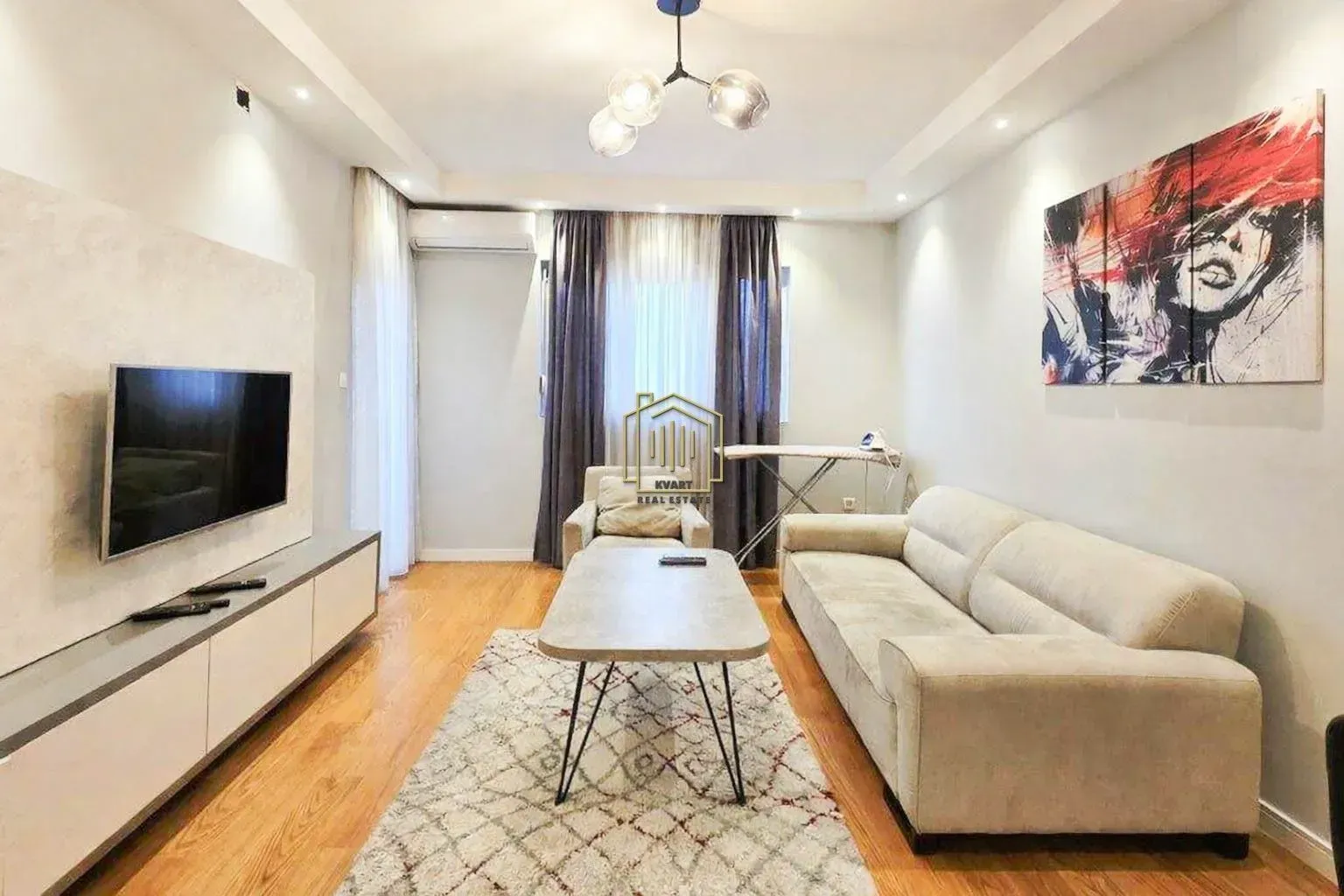 Izdavanje, jednosoban stan, 50m², Central Point, Podgorica