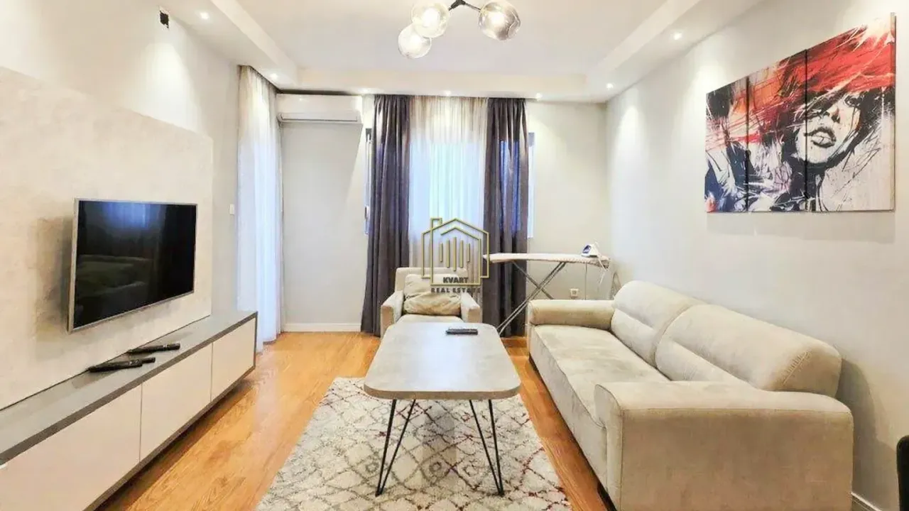 Izdavanje, jednosoban stan, 50m², Central Point, Podgorica