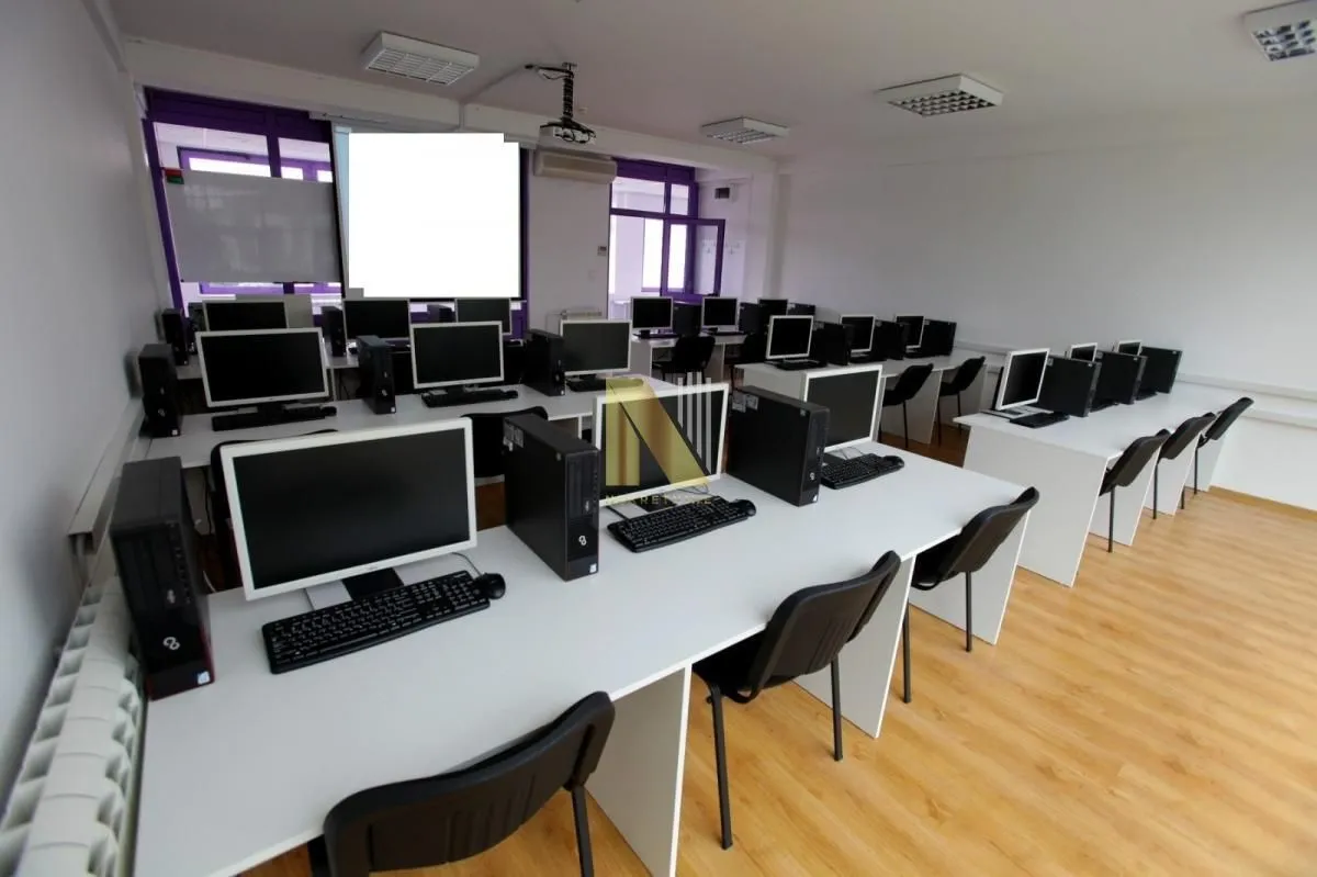 Rent, office space, 500m², Adamovićevo Naselje, Novi Sad Sve Podlokacije