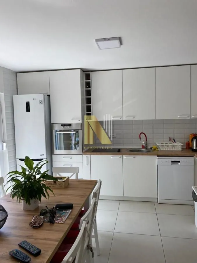 Prodaja, kuća, 150m², Rakovac, Novi Sad Sve Podlokacije