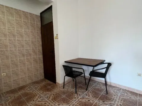 Rent, studio apartment, 30m², Šušanj, Bar - image 3