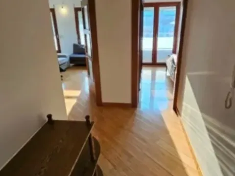 Izdavanje, dvosoban stan, 64m², Stari Aerodrom, Podgorica - image 4