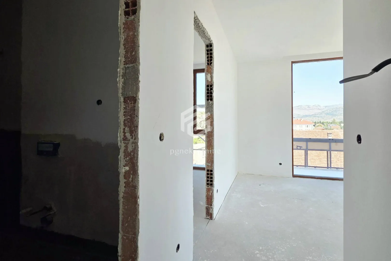Prodaja, jednosoban stan, 40m², Konik, Podgorica