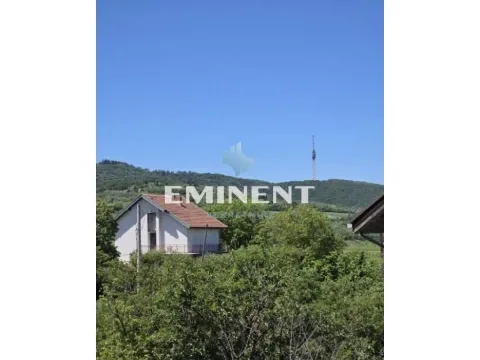 Kuća in Voždovac Sve Podlokacije