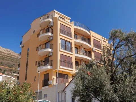 Prodaja, trosoban stan, 152m², Petrovac, Budva - image 14