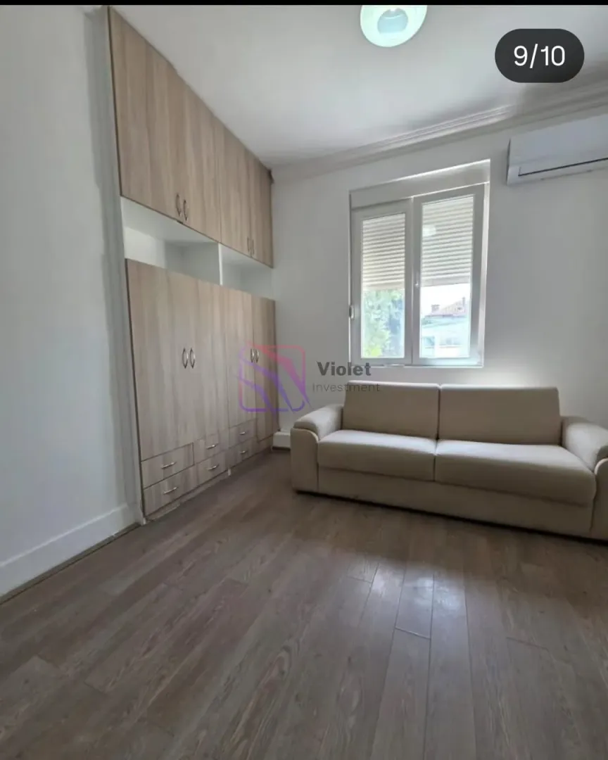 Izdavanje, dvosoban stan, 73m², Centar, Podgorica