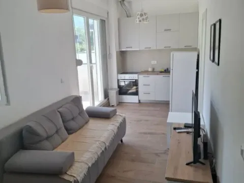 Rent, one bedroom apartment, 40m², Radanovići, Kotor