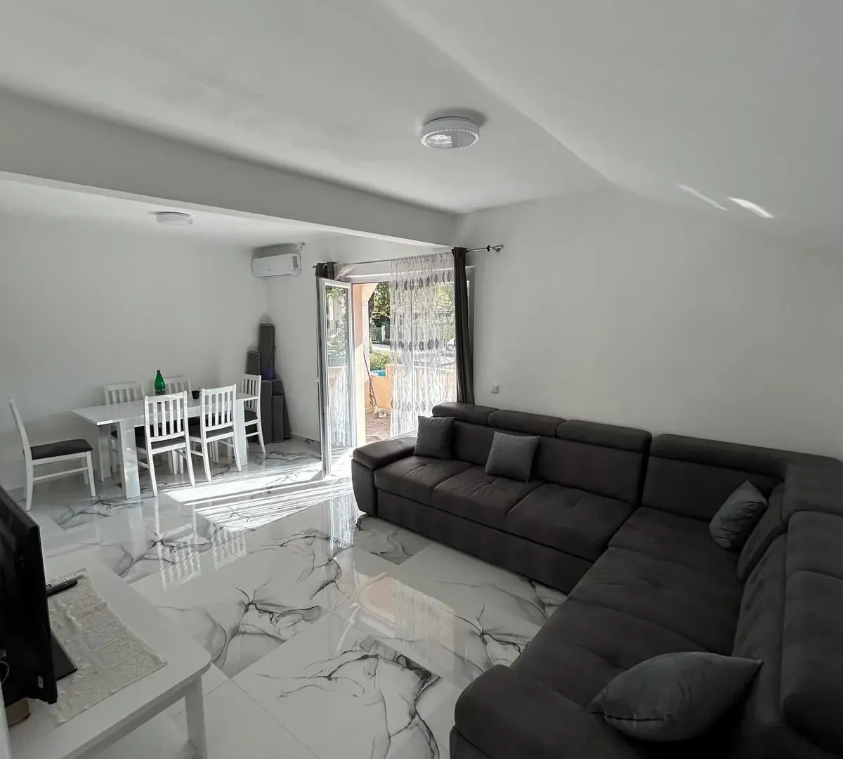 Rent, three bedroom apartment, 80m², Radanovići, Kotor