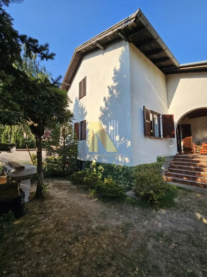Prodaja, kuća, 331m², Veternik, Novi Sad Sve Podlokacije