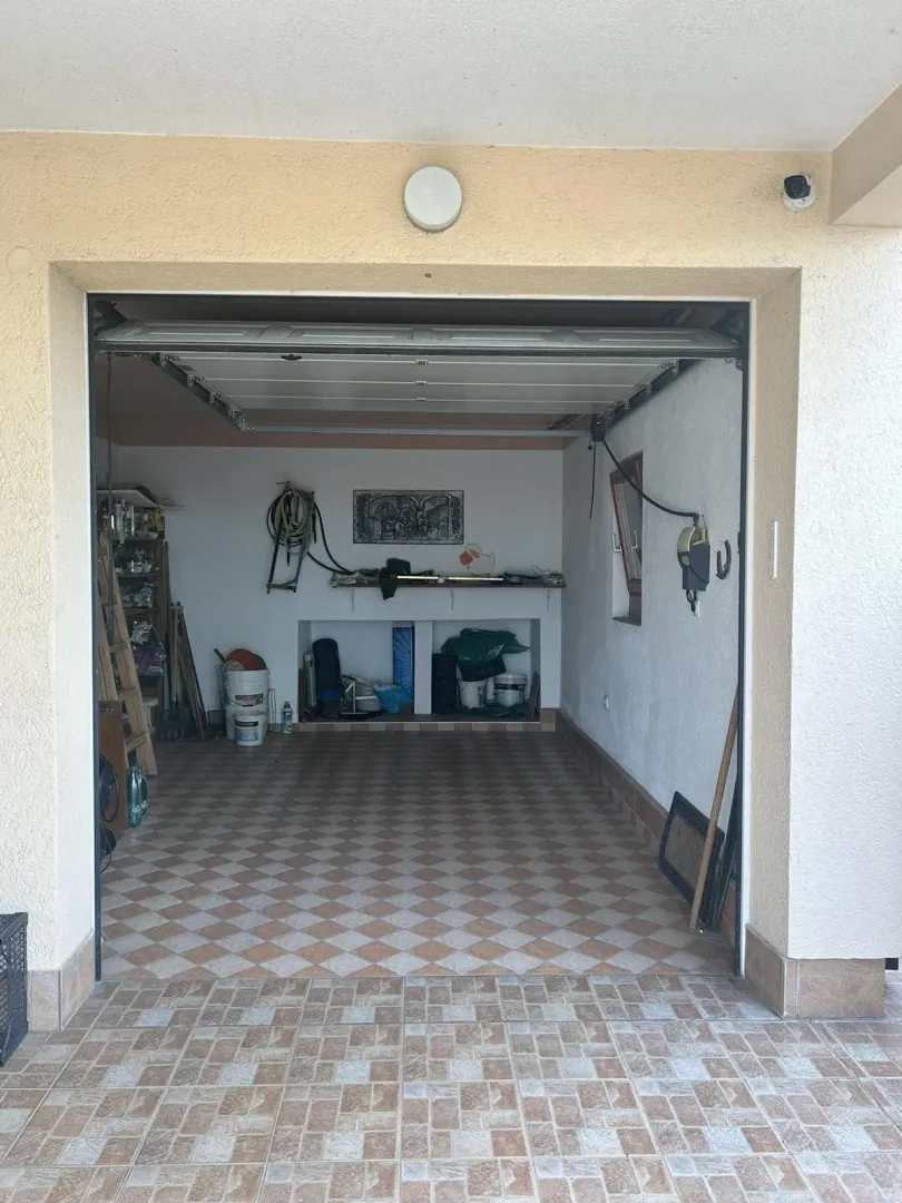 Sale, house, 320m², Konik, Podgorica
